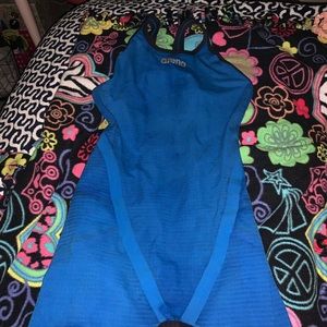 Women’s arena carbon flex open back tech suit